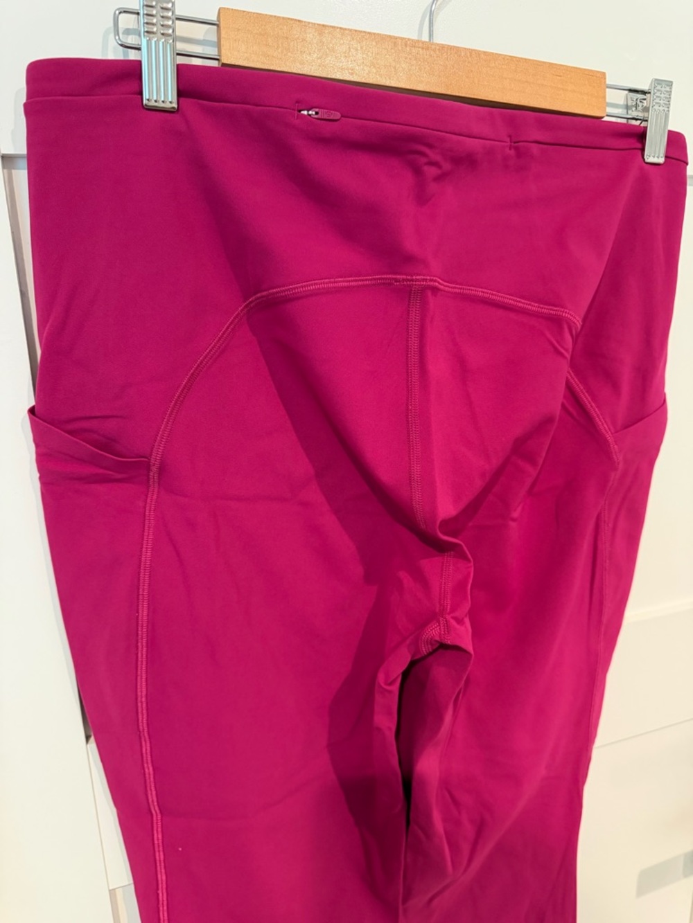 lululemon athletica Magenta Capris Leggings - Picture 4 of 9
